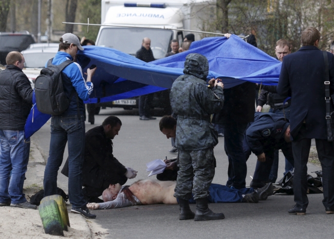 Фото Reuters/Scanpix с места убийства Олеся Бузины