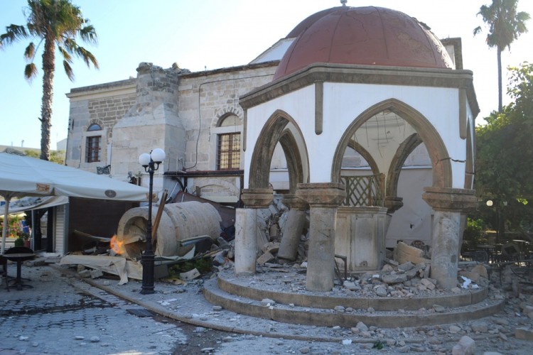 epa06100683 A damaged church is seen following an earthquake on the island of Kos, Greece, 21 July 2017. Two earthquake-related fatalities were reported on the island of Kos in the early morning hours of 21 July, while several others were injured from a strong 6.7 magnitude earthquake that shook the island and much of the southeast Aegean region and southwestern Turkey. A 39-year-old Turk and a 27-year-old Swede are reportedly dead, according to sources. Five persons who have been seriously injured were transferred to the Heraklion University Hospital in Crete. Some buildings have suffered serious damage. The island's port has sustained damage while the airport is operating normally.  EPA/GIANNIS KIARIS