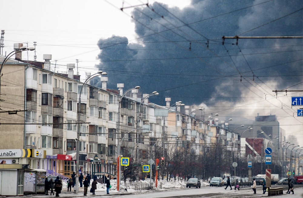 Дым над ТЦ «Зимняя вишня» в Кемерове. Фото TASS/Scanpix/LETA