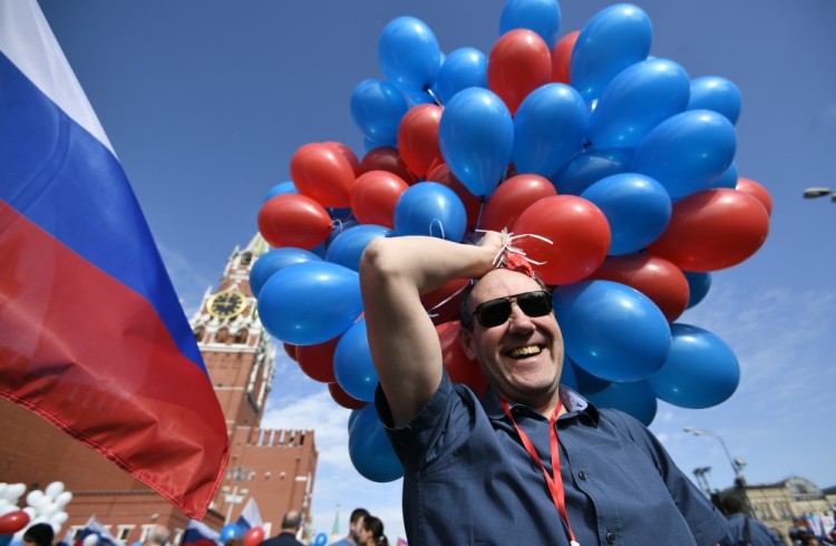 3088483 05/01/2017 Participants in the May Day demonstration on Red Square. Maksim Blinov/Sputnik