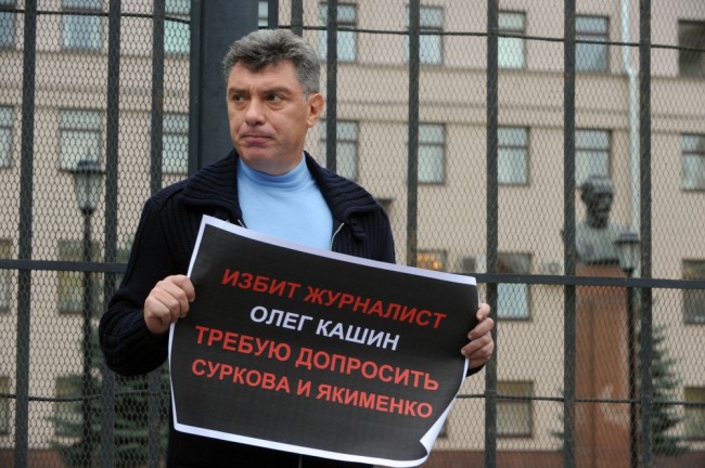 Борис Немцов на акции в поддержку Олега Кашина,   2010 год. Фото AFP/Scanpix
