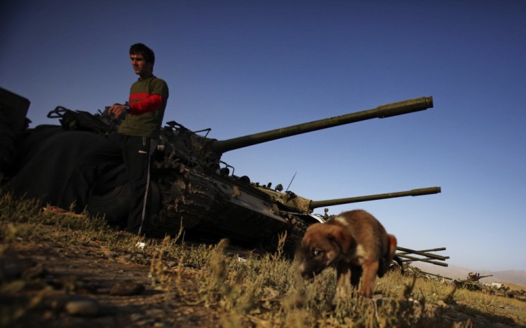 Оставшиеся от советской армии танки на окраине Кабула. Фото AP/Scanpix
