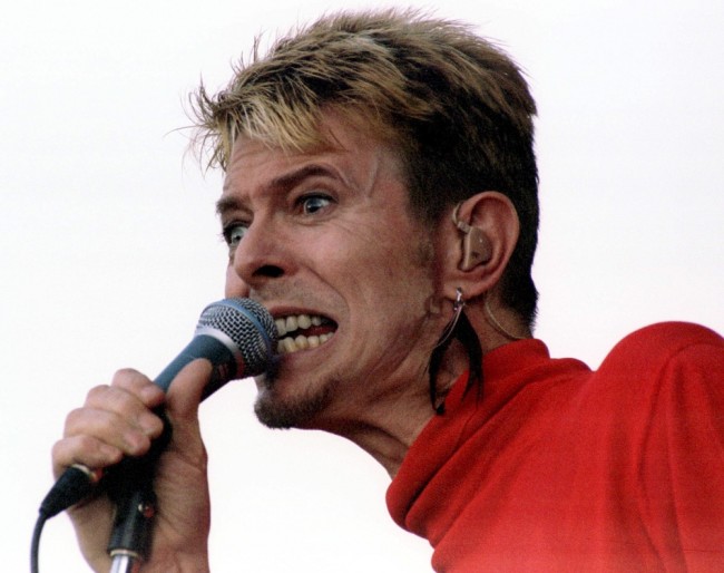Девид Боуи на фестивале "Out In The Green" Июль 1997 года. Фото REUTERS/Scanpix
