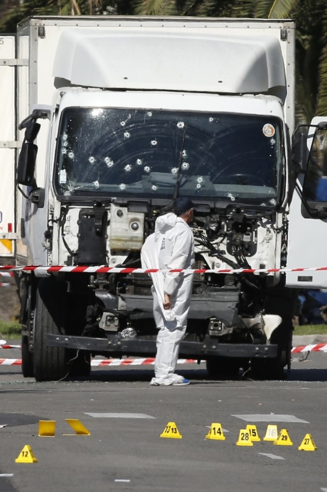 На месте теракта в Ницце. Фото Reuters/Scanpix