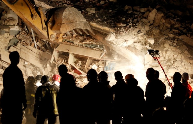 В Италии предыдущее крупное землетрясение произошло в городе Л'Акуила в 2009 году и унесло жизни более чем 300 человек. Власти опасаются, что в этот раз число жертв может оказаться выше. Фото: Reuters / Scanpix