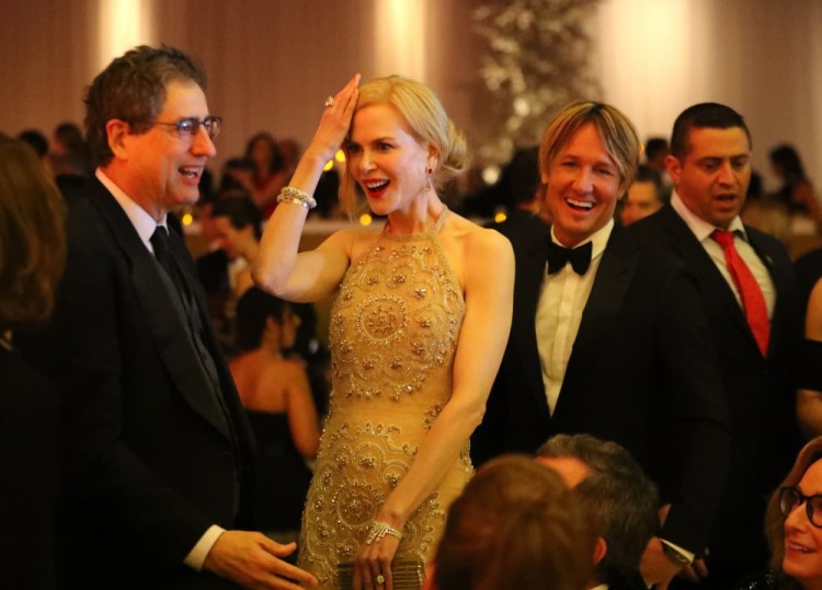 89th Academy Awards - Oscars Governors Ball - Hollywood, California, U.S. - 26/02/17 - Actress Nicole Kidman and her husband Keith Urban (center, R). REUTERS/Mike Blake