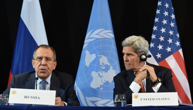 Сергей Лавров и Джон Керри на переговорах в Мюнхене, фото AFP/Scanpix
