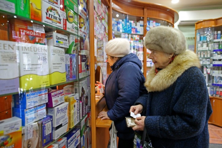 Минфин, в частности, предлагает упразднить льготную ставку НДС для лекарств. Фото: RIA Novosti / Scanpix