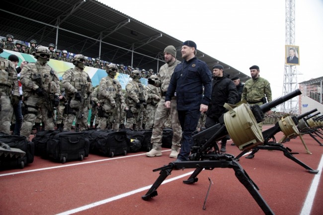 Рамзан Кадыров на смотре сотрудников силовых подразделений Чечни в декабре 2014 года. Фото AP/Scanpix