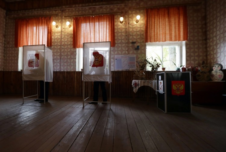 Избирательный участок в под Смоленском. Выборы в Госдуму РФ 2016. Фото AP/Scanpix