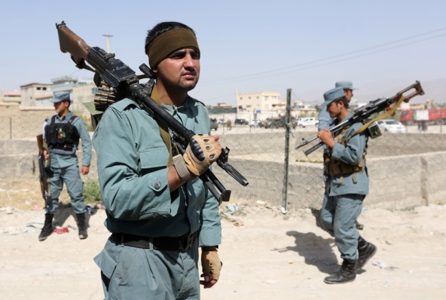 Бойцы афганских национальных сил безопасности в июле 2015 года. AP/Scanpix