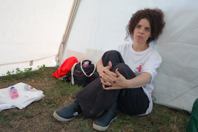 Аль-Гауи Хесна в лагере Венгерского Красного Креста. Фото Эдейи Петер для «Спектра»