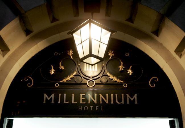 Вход в лондонскую гостиницу Millennium, где было совершено убийство Литвиненко. Фото REUTERS/Scanpix