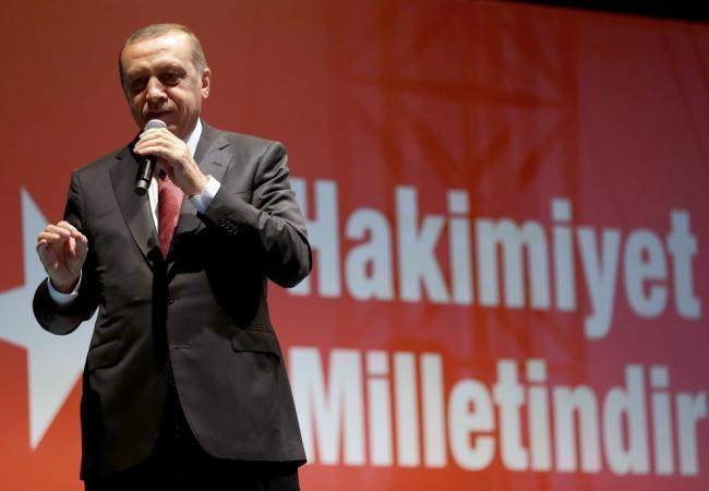 Реджеп Тайип Эрдоган обращается к сторонникам. Фото: AP / Scanpix