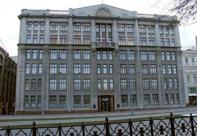 Здание администрации президента России в Москве. Фото Vladimir Sherwood / Викисклад / CC BY-SA 2.5.