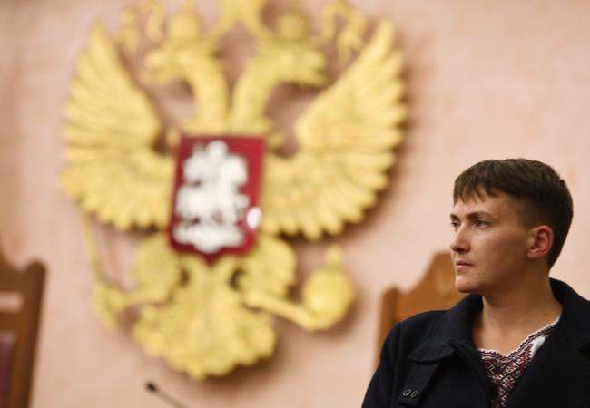 Поддержать украинцев приехала помилованная недавно Надежда Савченко. Фото: Sputnik / Scanpix