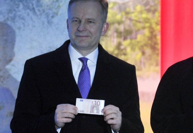 Отпущенный под залог в 100 тыс. евро главы Банка Латвии Илмар Римшевич. Фото AP/Scanpix