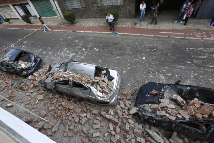 epa06214611 View of the damage after a magnitude 7 earthquake on the Richter scale, that affected Puebla, Mexico, 19 September 2017. At least 119 people died in the states of Morelos and Mexico after the magnitude 7 earthquake that shook the center of the country.  EPA/Francisco Guasco
