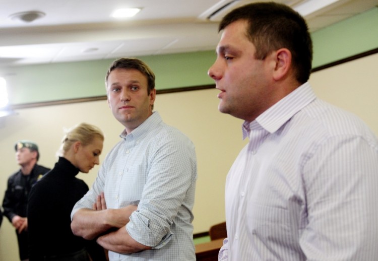 Алексей Навальный и Петр Офицеров. Фото  ITAR-TASS/ Scanpix