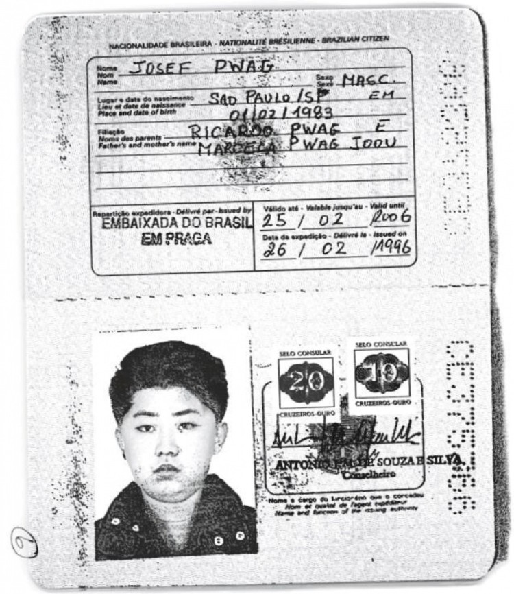 Паспорт Ким Чен Ына./  Фото Reuters/Scanpix