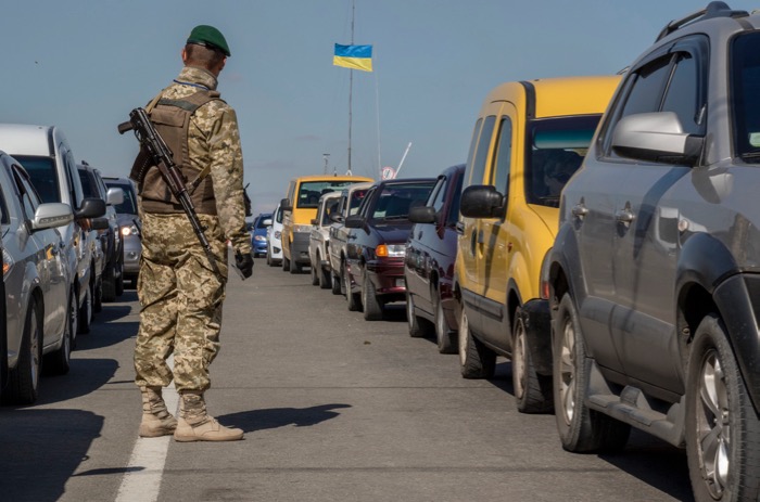 Волноваха - последний крупный подконтрольный Украине город перед линией противостояния на южном направлении. Фото Сергея Ваганова