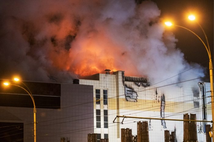 Пожар в ТЦ «Зимняя вишня» в Кемерово. Фото TASS/Scanpix/LETA