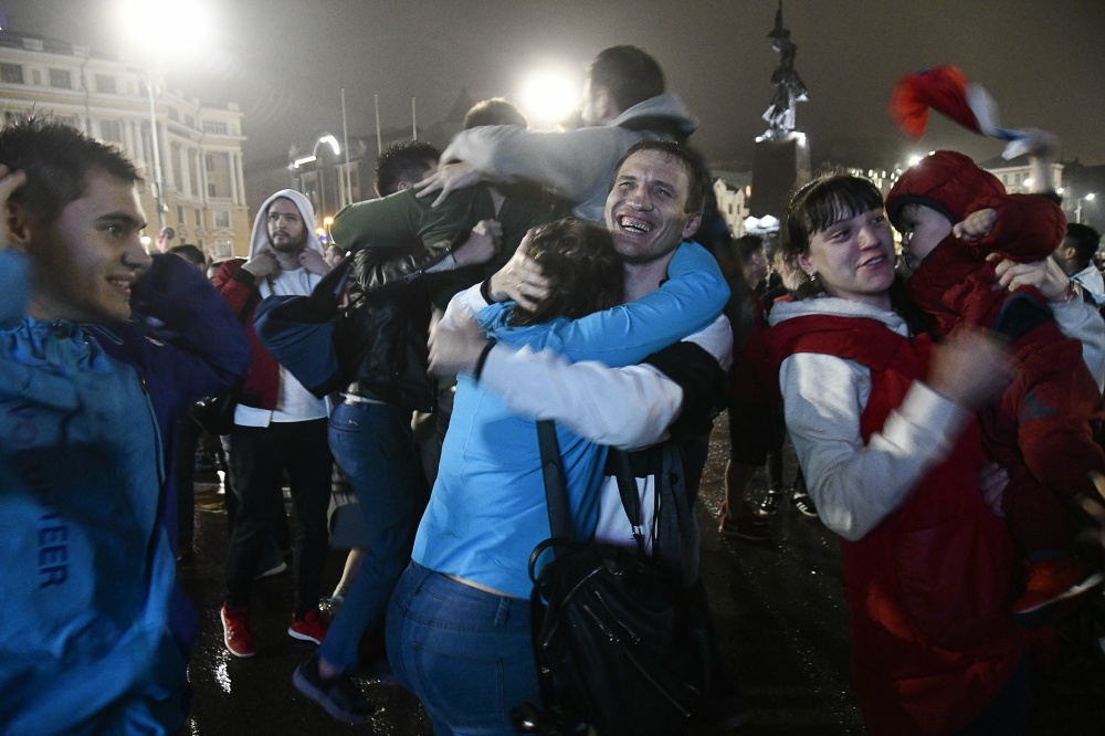 Болельщики во Владивостоке. Фото REUTERS/Scanpix/Leta