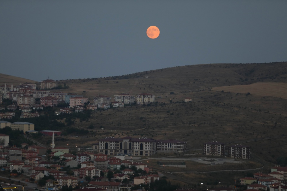 Лунное затмение над Турцией. Фото AFP/Scanpix/Leta