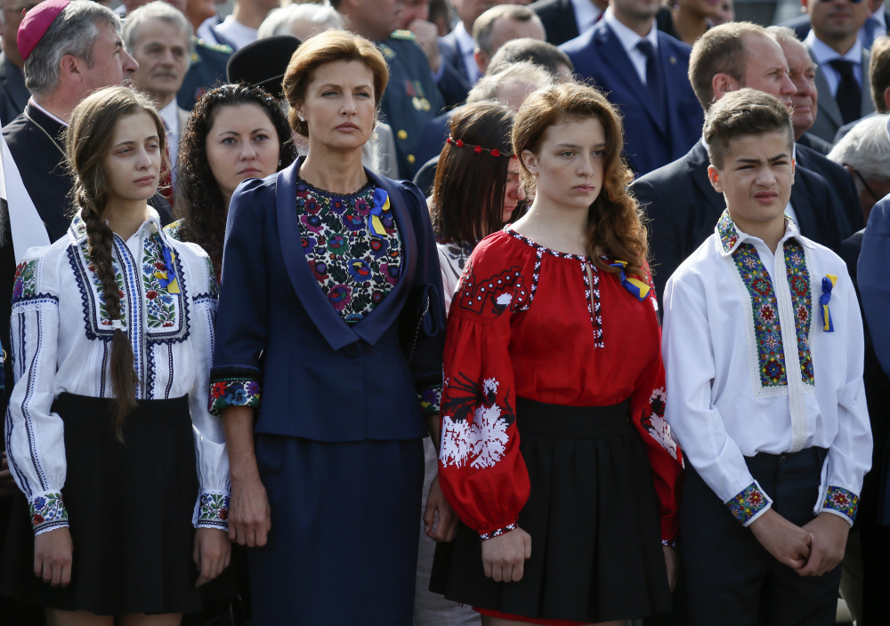 Семья Петра Порошенко: дочь Александра (слева), жена Марина, дочь Евгения и сын Михаил. Фото REUTERS/Scanpix/Leta