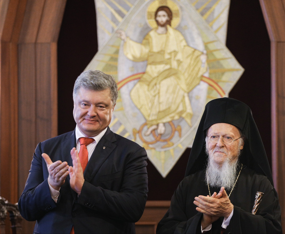 Петр Порошенко и Константинопольский патриарх Варфоломей . Фото пресс-службы президента Украины