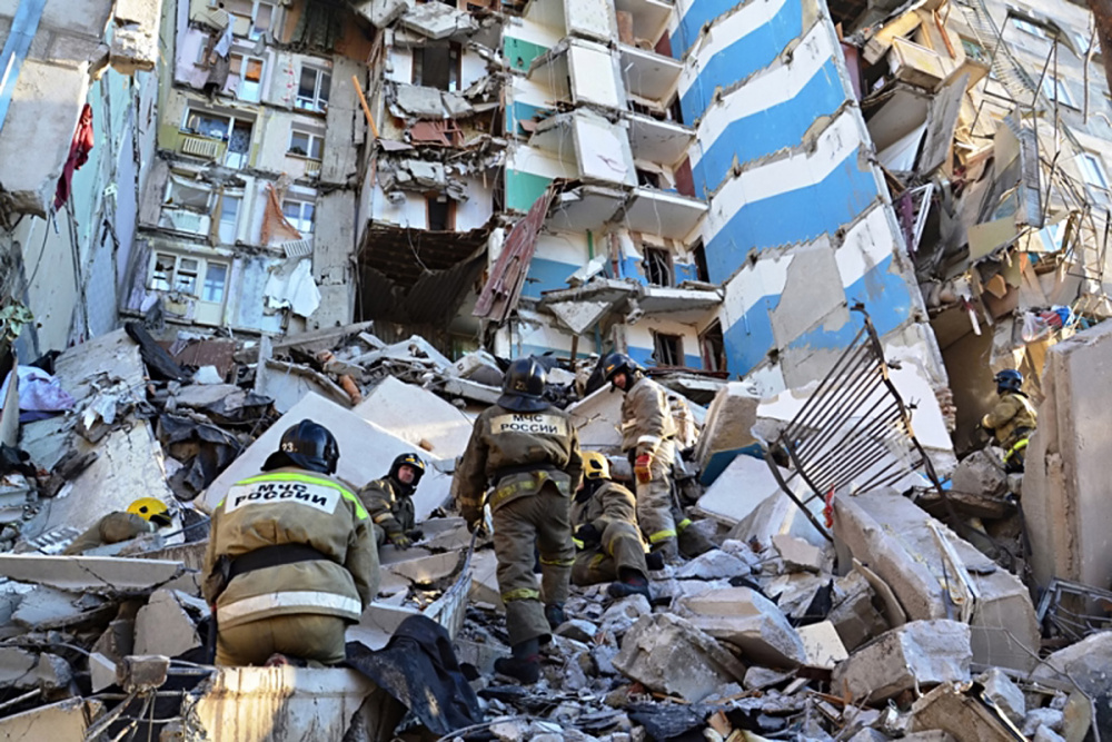 Последствия взрыва газа и обрушения части жилого 10-этажного дома в Магнитогорске. Фото EPA/Scanpix/Leta
