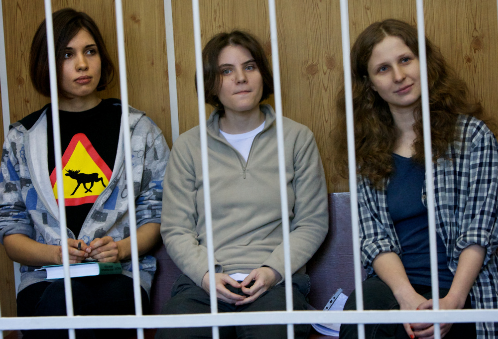 Pussy Riot на заседании суда в 2012 году. Фото AP Photo/Scanpix/LETA