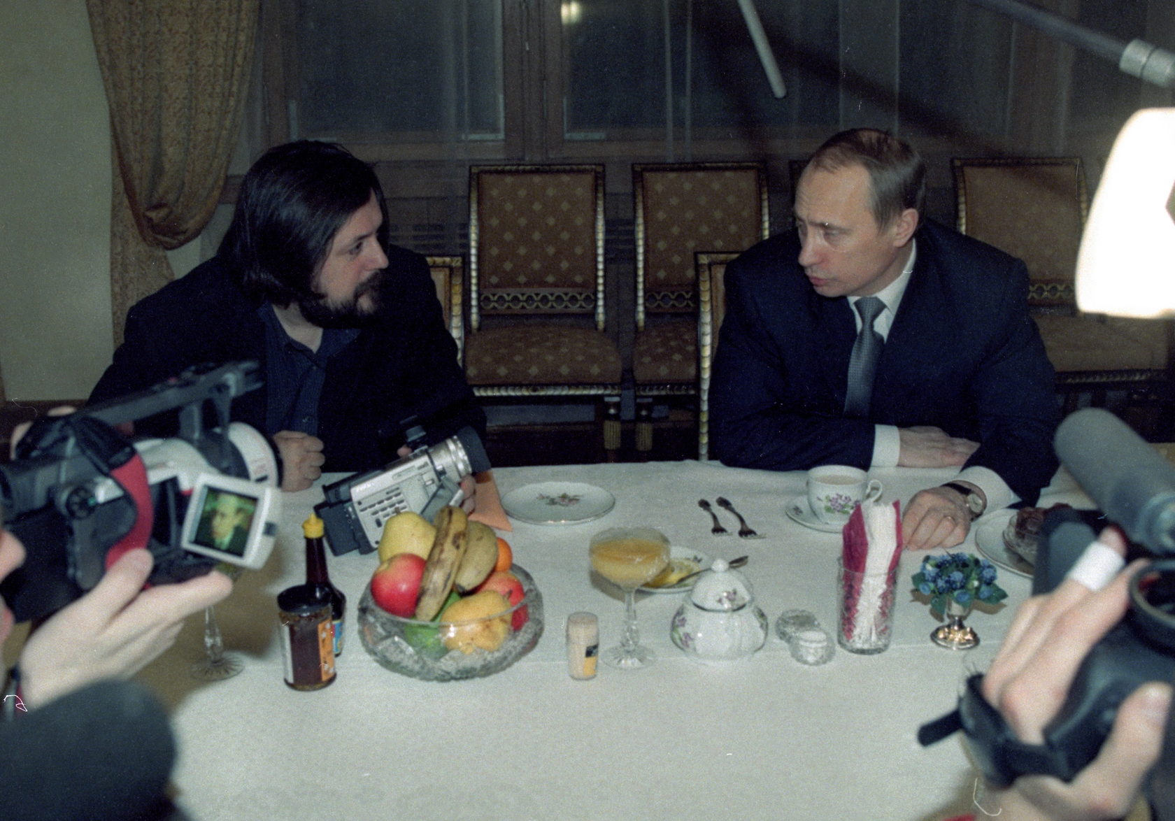 Виталий Манский и Владимир Путин в марте 2000 года. Источник: manski-doc.com