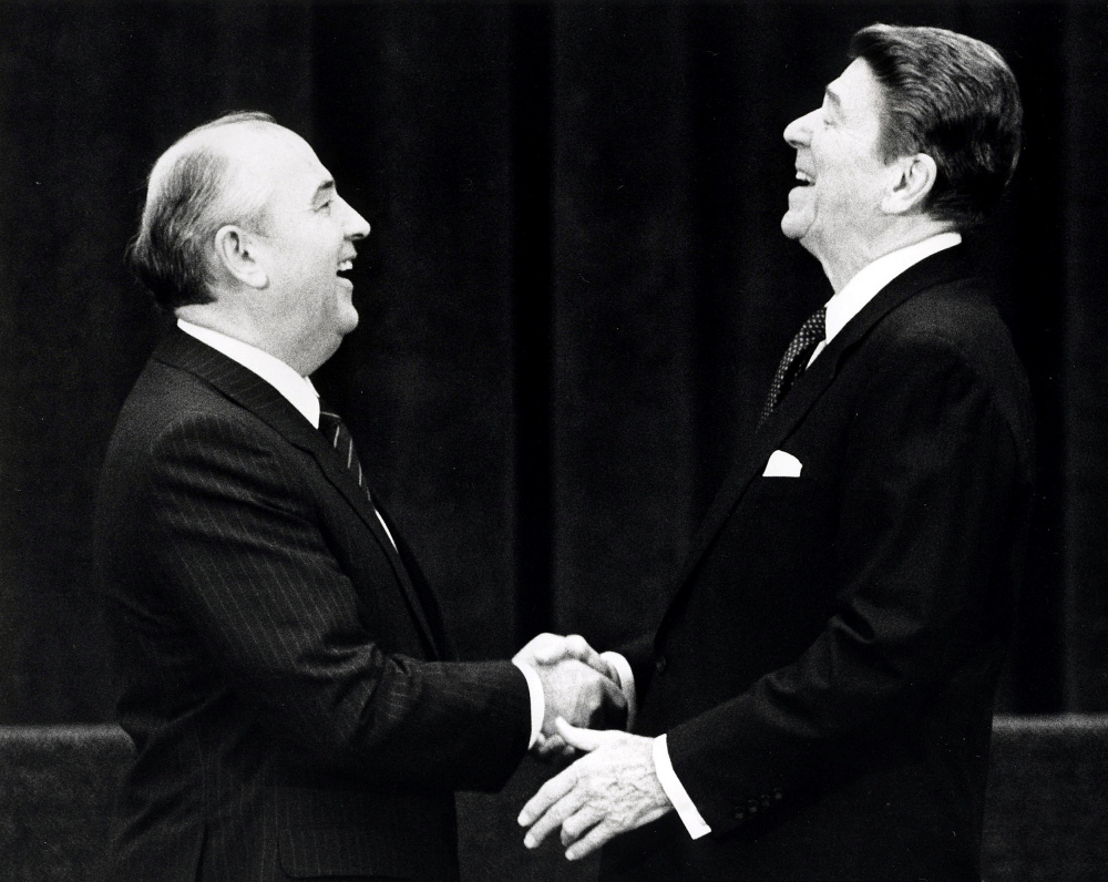 Михаил Горбачев и Рональд Рейган. Женева, 19 ноября 1985 г. Фото REUTERS/Scanpix/LETA