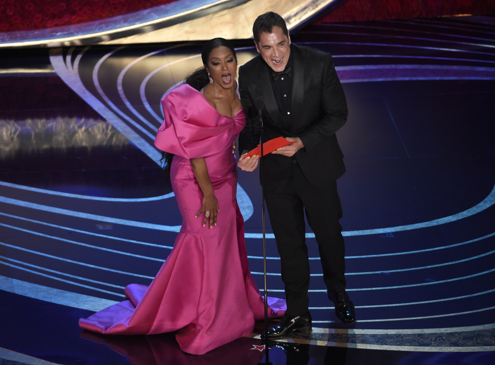 91я церемония вручения «Оскар». Анжела Бассет и Хавьер Бардем вручают награду. Фото AP/Scanpix/Leta 