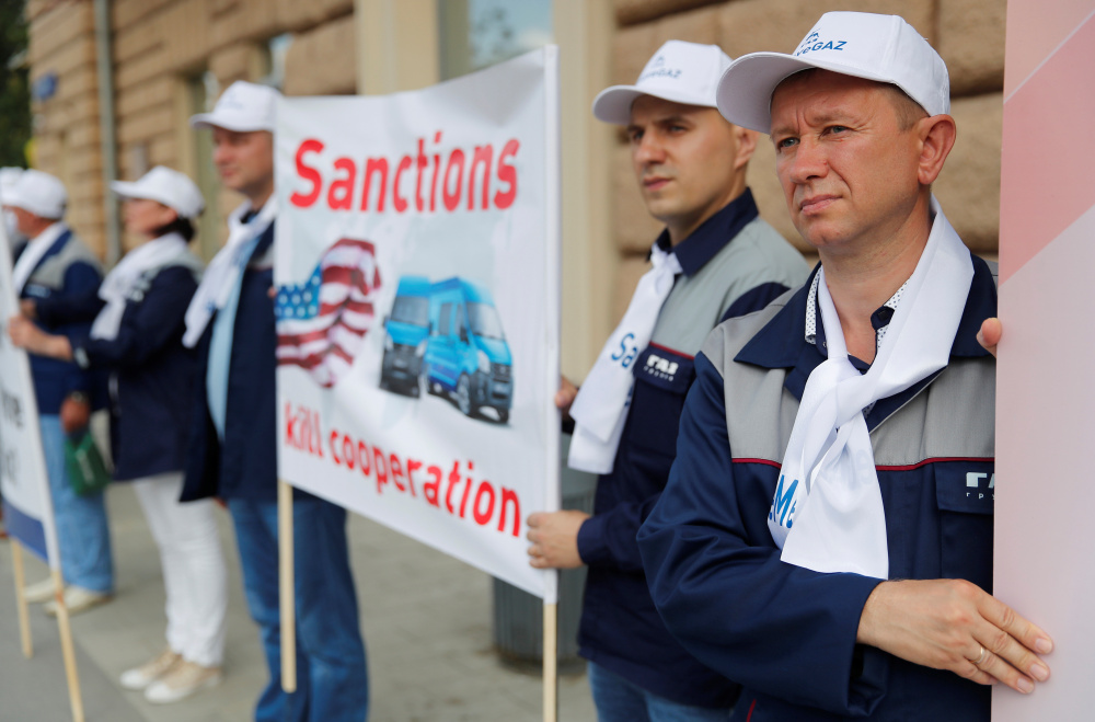 Акция протеста сотрудников ГАЗ. Фото REUTERS/Scanpix/LETA