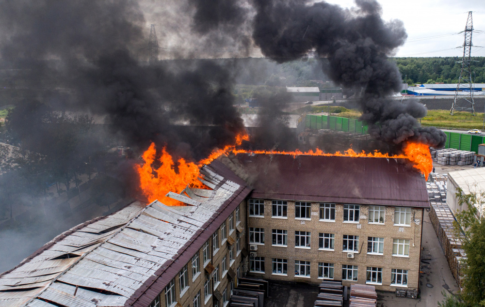Огнем охвачены несколько зданий. Фото TASS/Scanpix/Leta