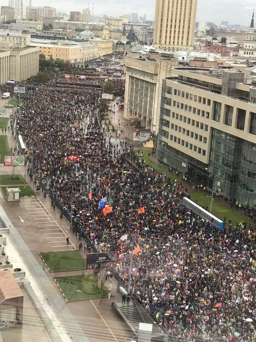 Митинг на проспекте Сахарова 10 августа 2019 года. Фото со страницы «Команда Навального» в Facebооk
