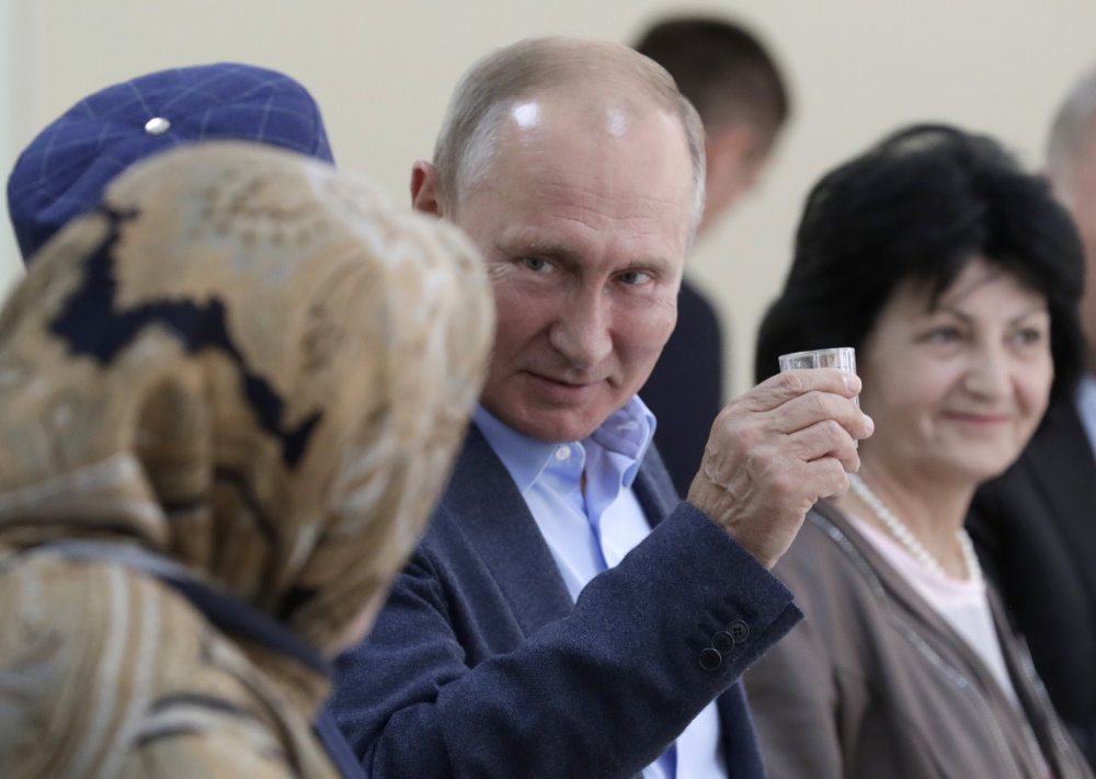 Владимир Путин на встрече с ополченцами. Фото: Mikhail Metzel / TASS / Scanpix / Leta
