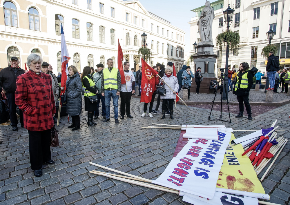 Митинг против перевода русскоязычных школ на латышский в Риге, Латвия. Фото: Sergey Melkonov / TASS / Scanpix / Leta