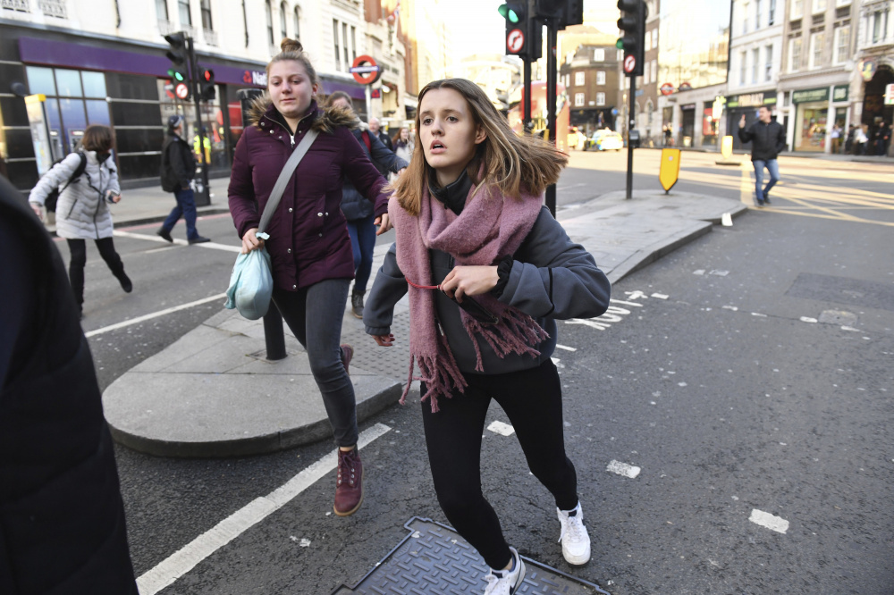 Эвакуация в Лондоне. Фото: Dominic Lipinski / TASS / Scanpix / Leta