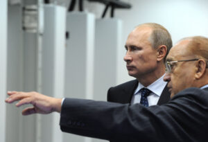 Президент РФ Владимир Путин и ректор МГУ им. Ломоносова Виктор Садовничий. Фото: Michael Klimentyev / TASS / Scanpix / Leta