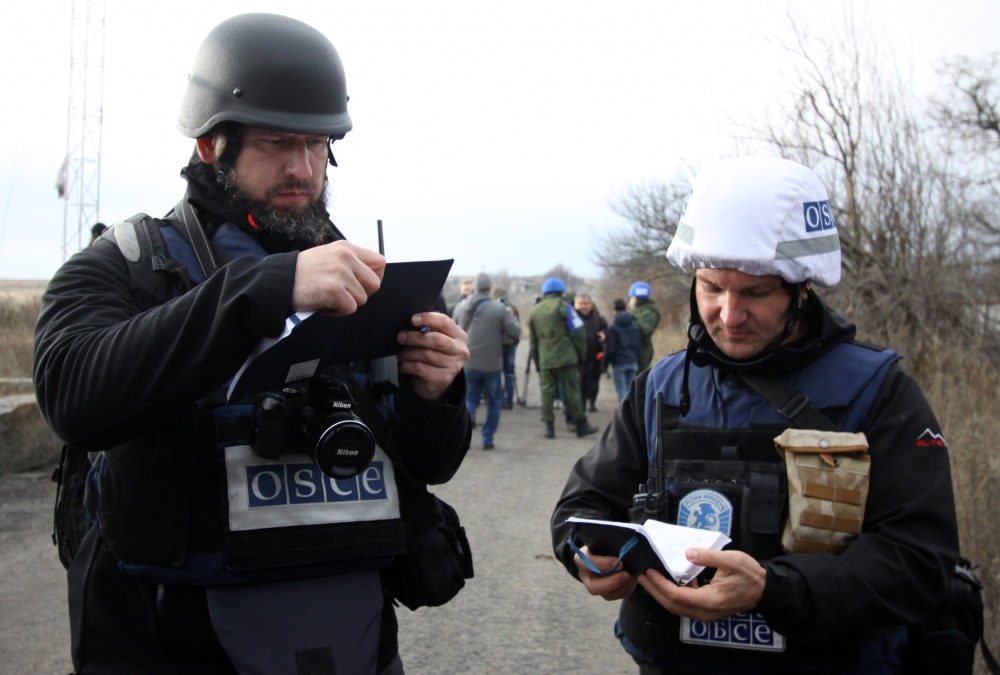 Наблюдатели ОБСЕ на контрольно-пропускном пункте в Украине. Фото: Valentin Sprinchak / TASS / Scanpix / Leta