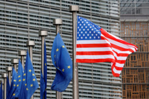 Флаги США и ЕС. Фото REUTERS/Scanpix/Leta