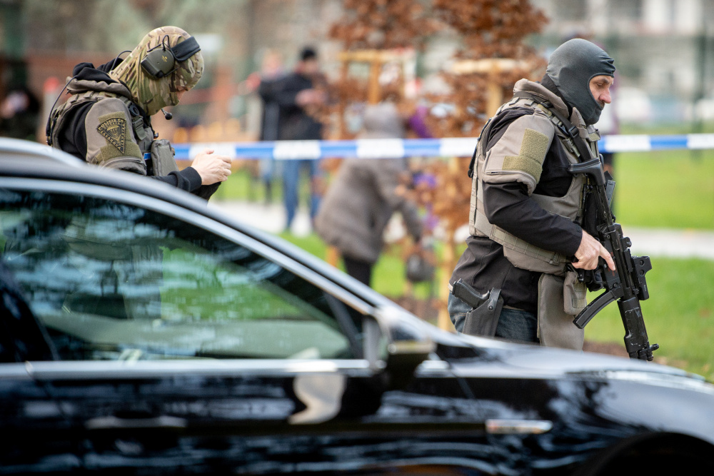 Правоохранительным органам Чехии удалось обезвредить преступника. При задержании он совершил самоубийство. Фото REUTERS/Lukas Kabon/Scanpix/Leta