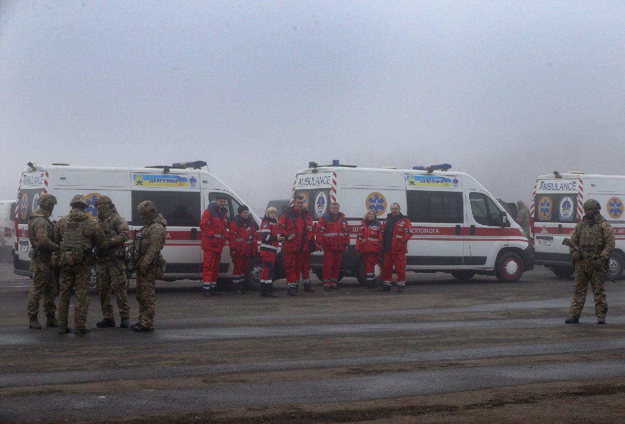Процесс обмена пленными между Киевом и Донбассом. Фото: офис президента Украины