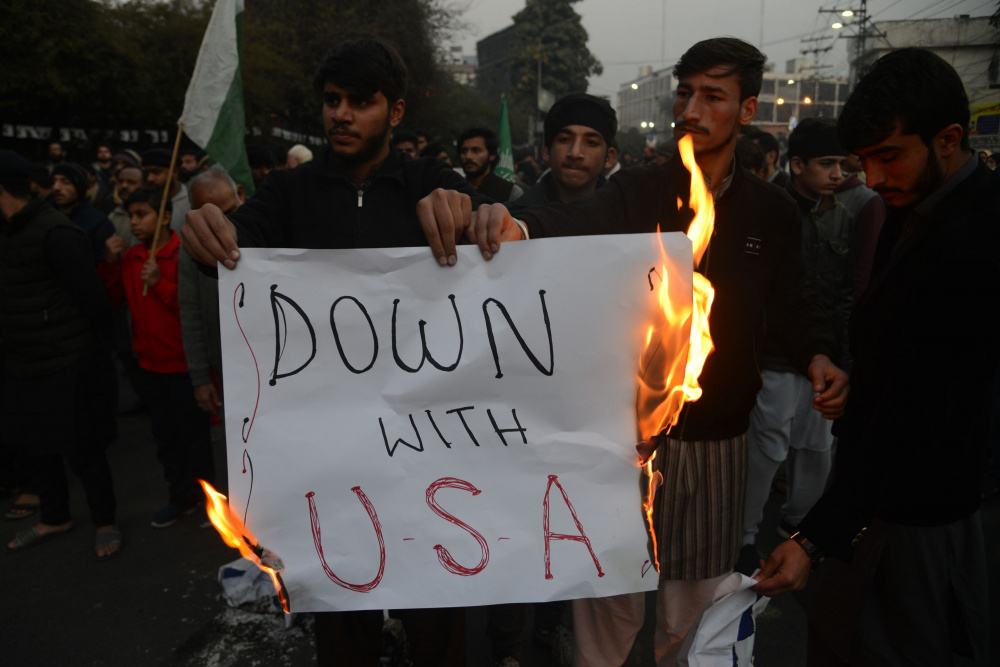 Мусульмане-шииты протестуют в Пакистане против США после убийства генерала Сулеймани. Фото: Rana Sajid Hussain / TASS / Scanpix / Leta