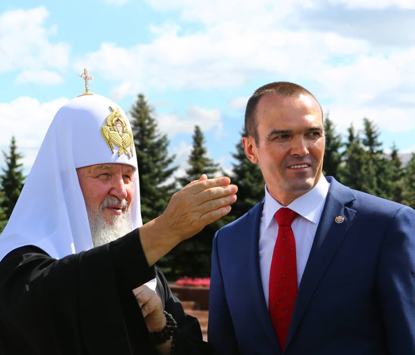 Михаил Игнатьев (справа) с патриархом Кириллом. Фото: инстаграм Михаила Игнатьева
