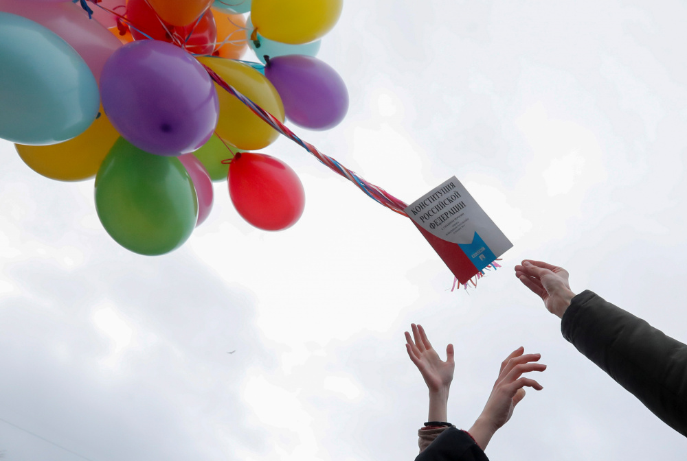 Акция против изменения Конституции, Санкт-Петербург. Фото REUTERS/Anton Vaganov/Scanpix/LETA