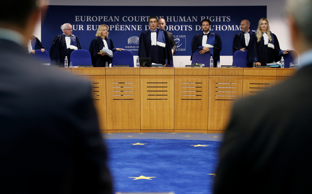 Судьи Европейского суда по правам человека перед заседанием. Фото REUTERS/Vincent Kessler/Scanpix/LETA